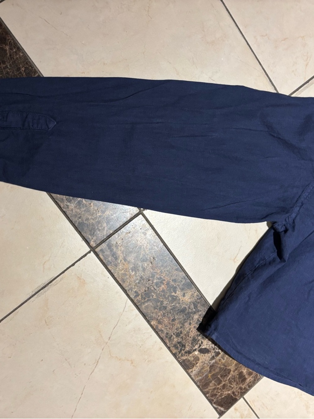 Universal Thread Women’s Crop Dark Navy Button-Front Shirt - Picture 2 of 4